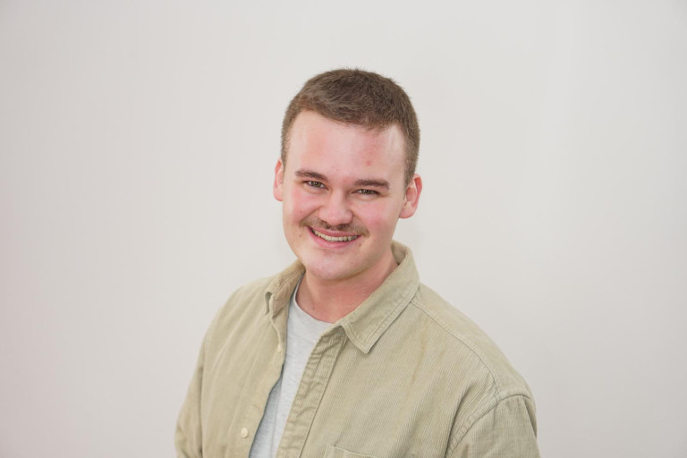 Adrian Hillebrand (21), Hipflham